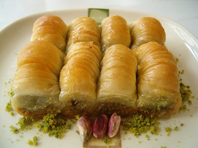 tatli gnder Essiz lezzette 1 kilo Fistikli Sari Burma  Ankara cicekciler , cicek siparisi 