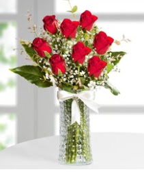 7 Adet vazoda kırmızı gül sevgiliye özel  Ankara çiçek siparişi sitesi 