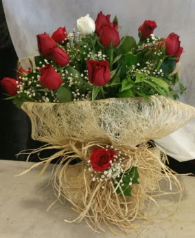 Kız isteme çiçeği 20 kırmızı 1 beyaz  Ankara çiçek siparişi sitesi 