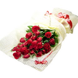 Çiçek gönderme 13 adet kirmizi gül buketi  Ankara çiçek satışı 