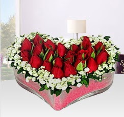 Kalp içerisinde 10 adet kırmızı gül  Ankara anneler günü çiçek yolla 