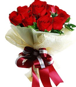 9 adet kırmızı gülden buket tanzimi  Ankara çiçek gönderme sitemiz güvenlidir 