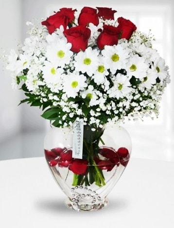 Kalp camda 7 gül kır çiçeği süper görsellik  Ankara çiçek yolla 